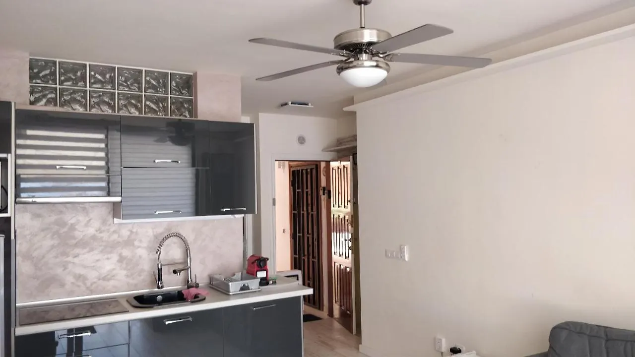 Golden Paradise Seaview Адехе Апартаменты